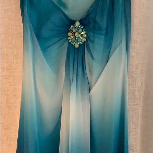 ✨Faypana Couture Prom Dress; FREE jewelry✨ - Picture 5 of 8